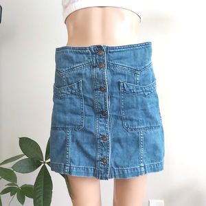 FREE PEOPLE blue denim jean skirt mini button down front
